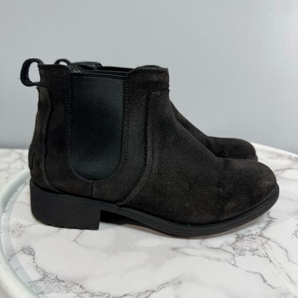 UGG Women’s Chukka Boots sz 8 Waterproof Suede Ankle #K218 - Picture 1 of 8